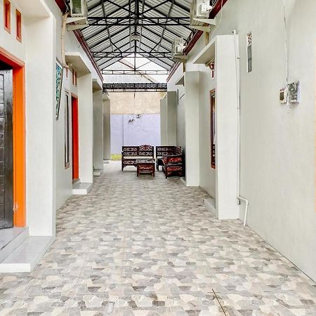 Hotel Griya Asri Syariah Mitra Reddoorz Rogojampi Exterior foto