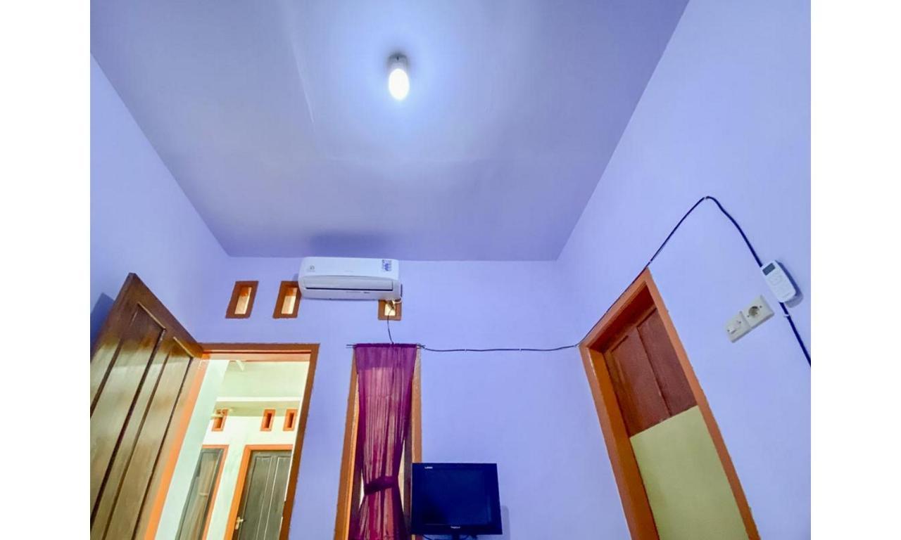 Hotel Griya Asri Syariah Mitra Reddoorz Rogojampi Exterior foto
